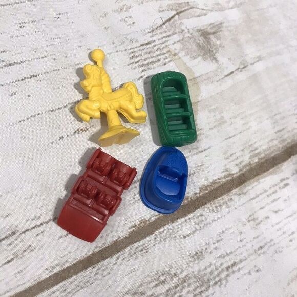 Monopoly Junior Amusement Park Edition 2005 Replacement Pawns & Board - Picture 6 of 7